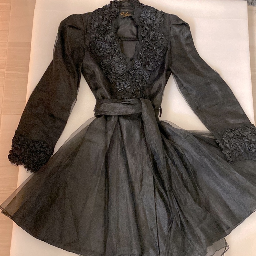 BLACK SHORT EVENING DRESS